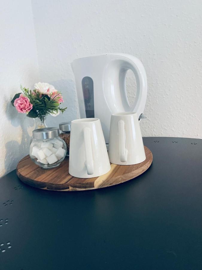 II Comfortable Room, Shared House 앨몬즈버리 외부 사진