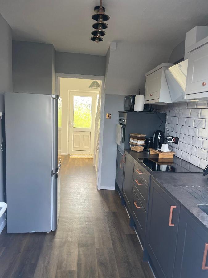 II Comfortable Room, Shared House 앨몬즈버리 외부 사진
